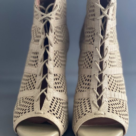 Joie Shari Laser Cut Heel In Buff - Picture 3 of 6